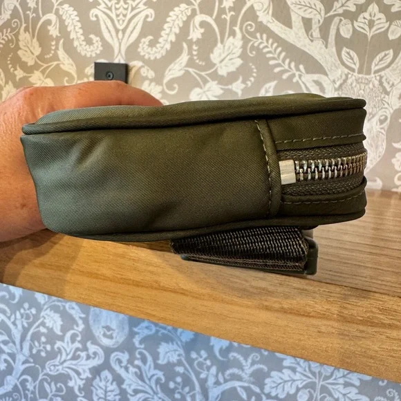 *NWT* Tory Burch Virginia Nylon Belt Bag Olive Green - Picture 14 of 17